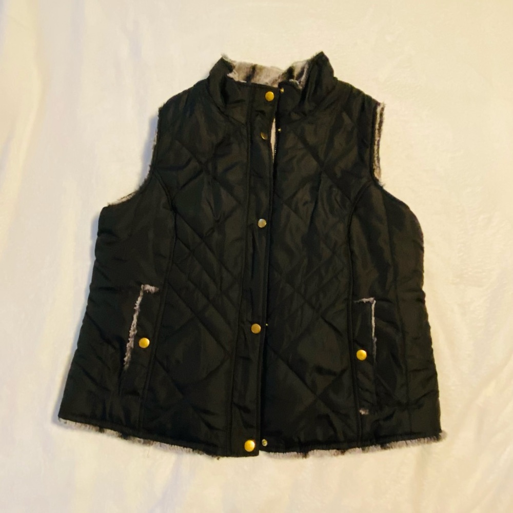 Reversible Puffer Vest - Picture 12 of 16